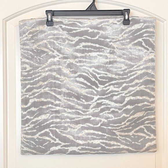 Z Gallerie Pillow Cover Animal Print Gray Velvet 20" Square - Picture 4 of 5